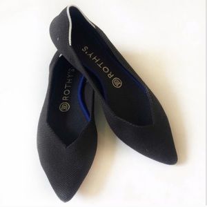 💥SOLD💥 Rothys Black Pointy Flats Size 8